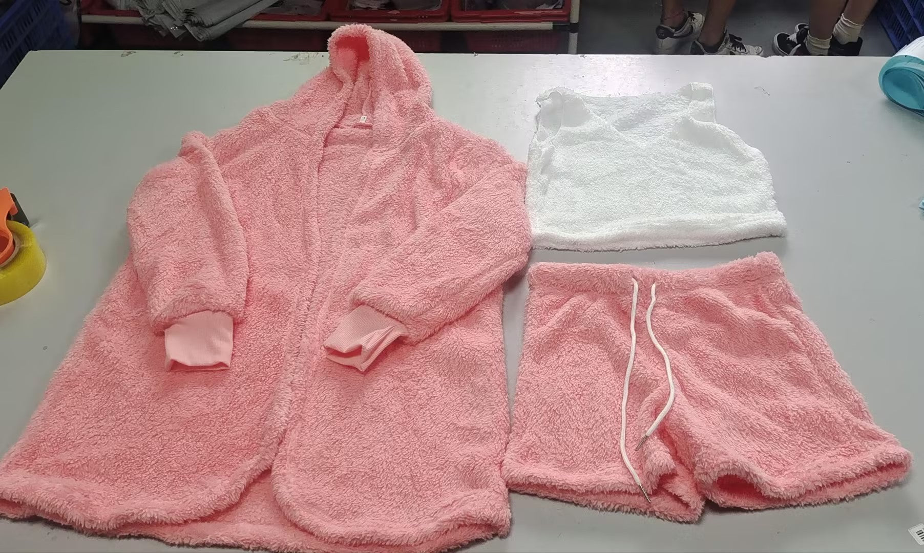 3-teiliges Pyjama-Set für Damen, langärmelig, bauchfreies Tanktop und Shorts mit Kordelzug